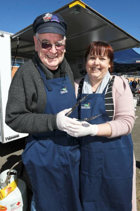 HELPER: Mount Clear Primary School principal Fiona Kerton with her dad Dale Blampied who came to help at the Mount Clear Primary Fathers Day event for mental health. Picture: Lachlan Bence