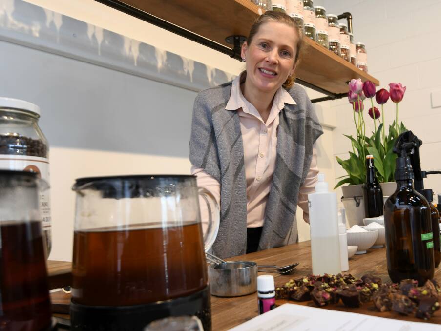NATURAL: Belinda Forsyth shared her knowledge on creating chemical-free household cleaning products at a workshop on Thursday. Picture: Lachlan Bence 