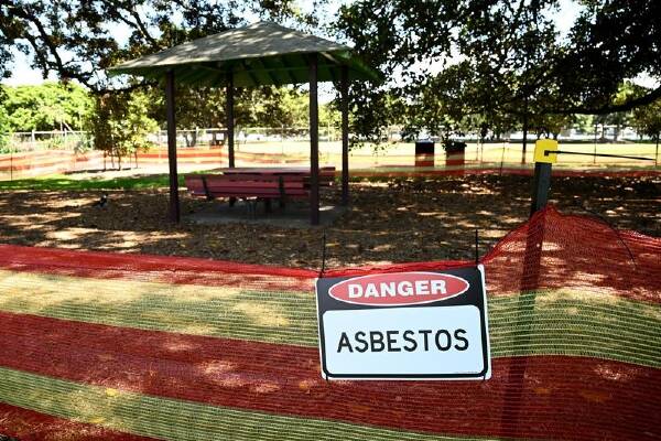 Friable asbestos has been found at a site in Sydney's inner west, as the crisis in NSW continues. (Dan Himbrechts/AAP PHOTOS)