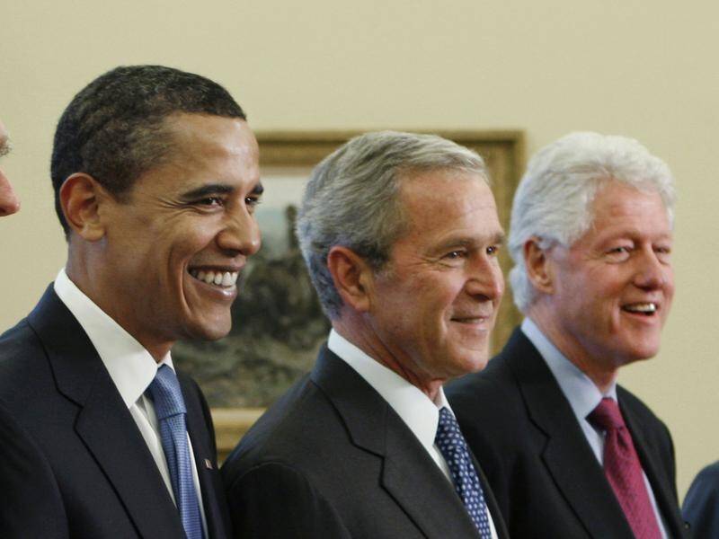 Bill Clinton has hinted he, Barack Obama and George W Bush could visit Aust for the Presidents Cup.