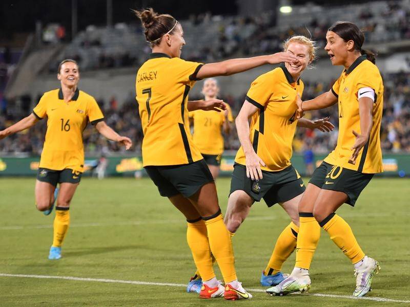Sam Kerr (r) leads a host of big names returning for the Matildas' matches with Canada in Australia. (Dean Lewins/AAP PHOTOS)