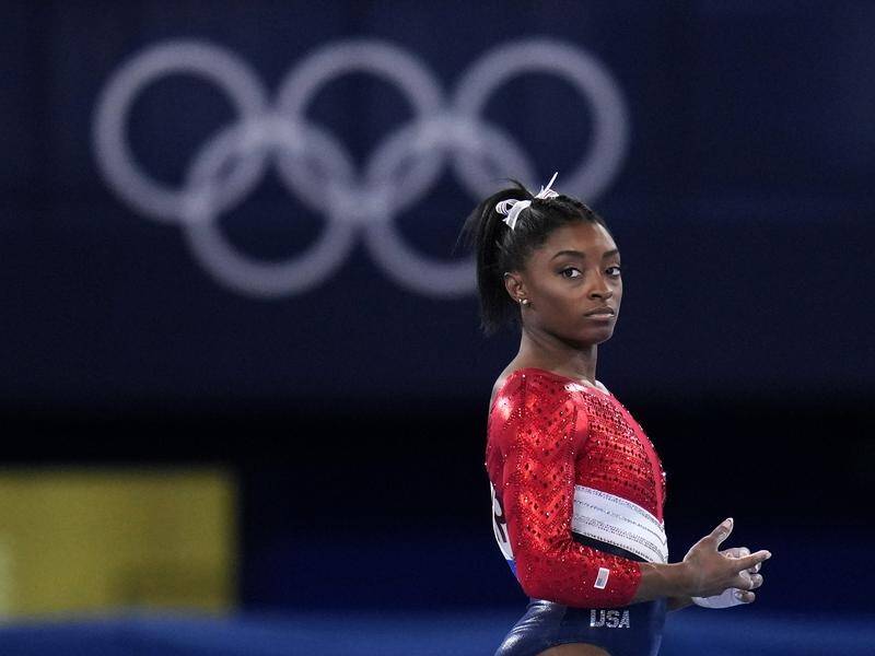 Gymnastics star Simone Biles has withdrawn from the floor exercise final on Monday.