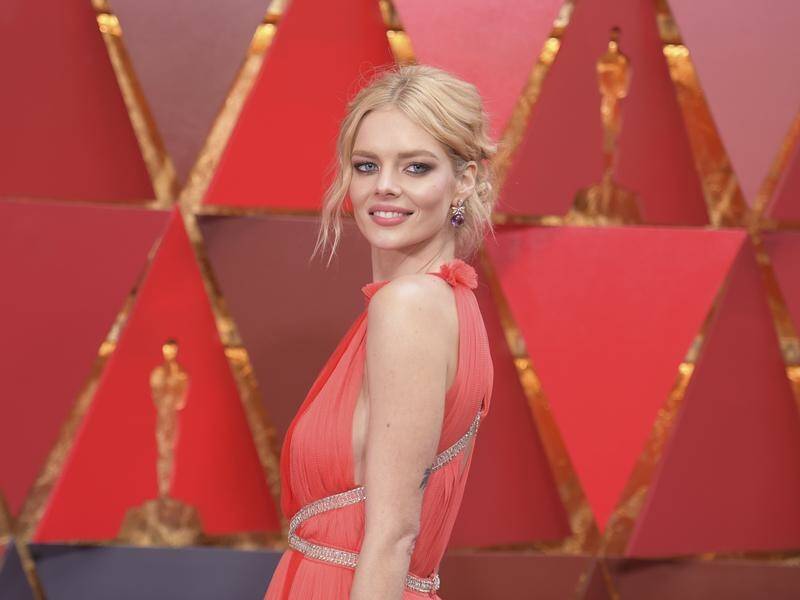 Samara Weaving is set to play the lead role in a new Fox Searchlight thrilled titled "Ready or Not".