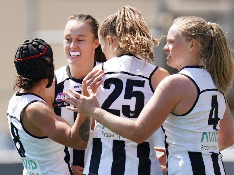 Collingwood have beaten Carlton for their first AFLW win, defeating the Blues by 15 points.