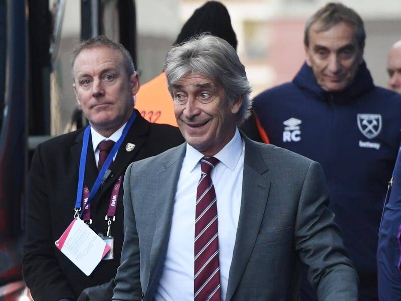 West Ham United manager Manuel Pellegrini says he has the full backing of the West Ham board.