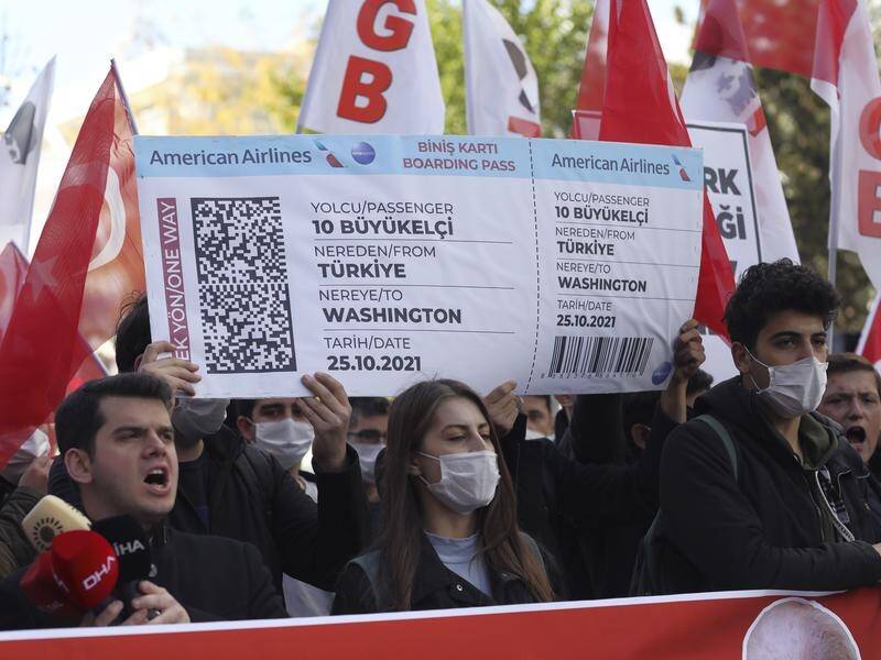 Turkish protesters support President Recep Tayyip Erdogan's stance against 10 ambassadors.