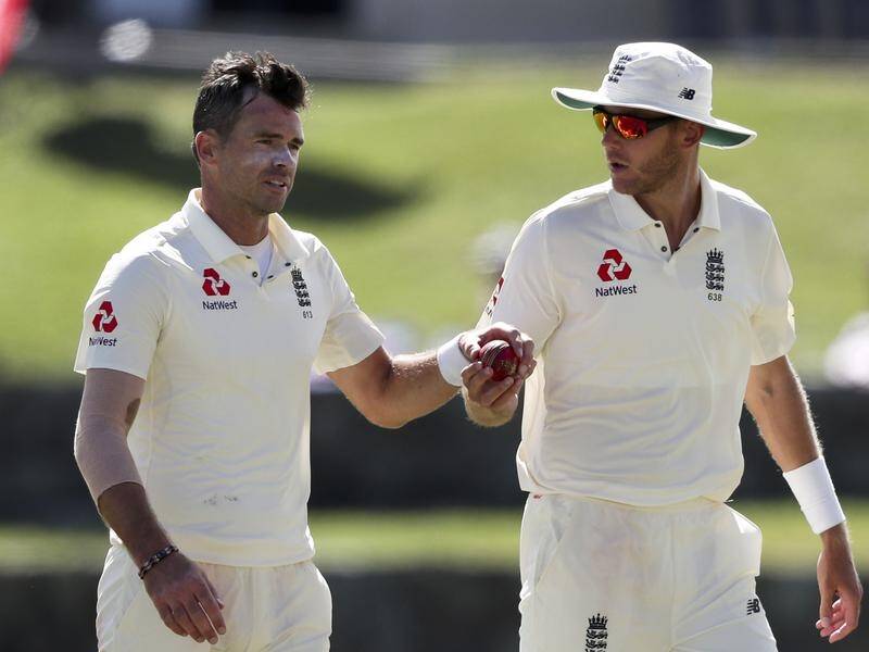 England bowlers James Anderson (l) and Stuart Broad have more than 1000 Test wickets between them.