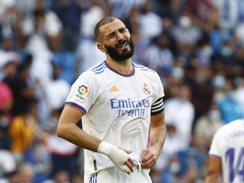 Prosecutors have asked for a suspended sentence and fine for Karim Benzema in the 'sex tape' case.
