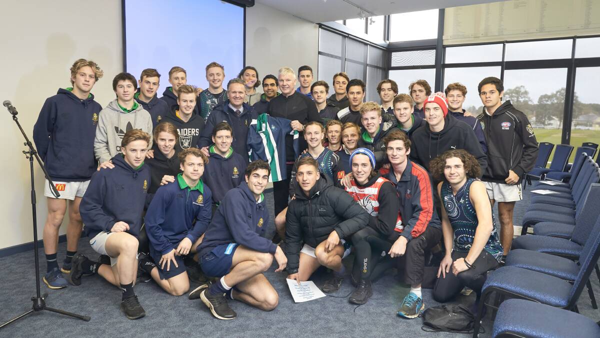 The squad with Danny Frawley.