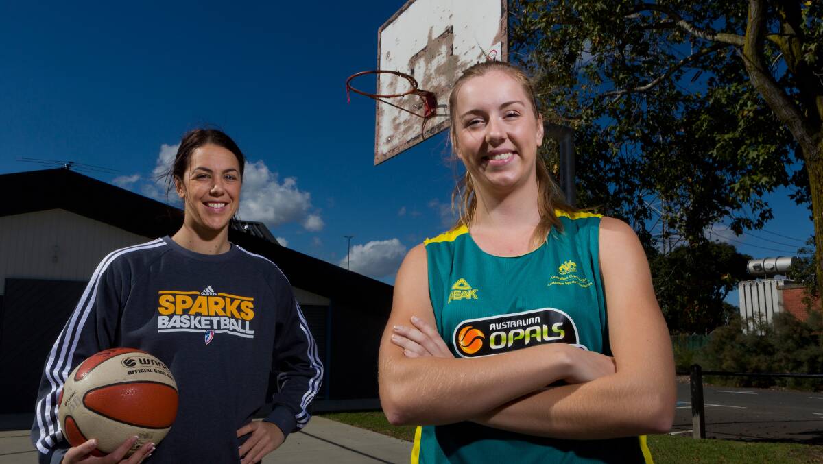 Australian WNBA basketball players Jenna O’Hea and Rachel Jarry. 