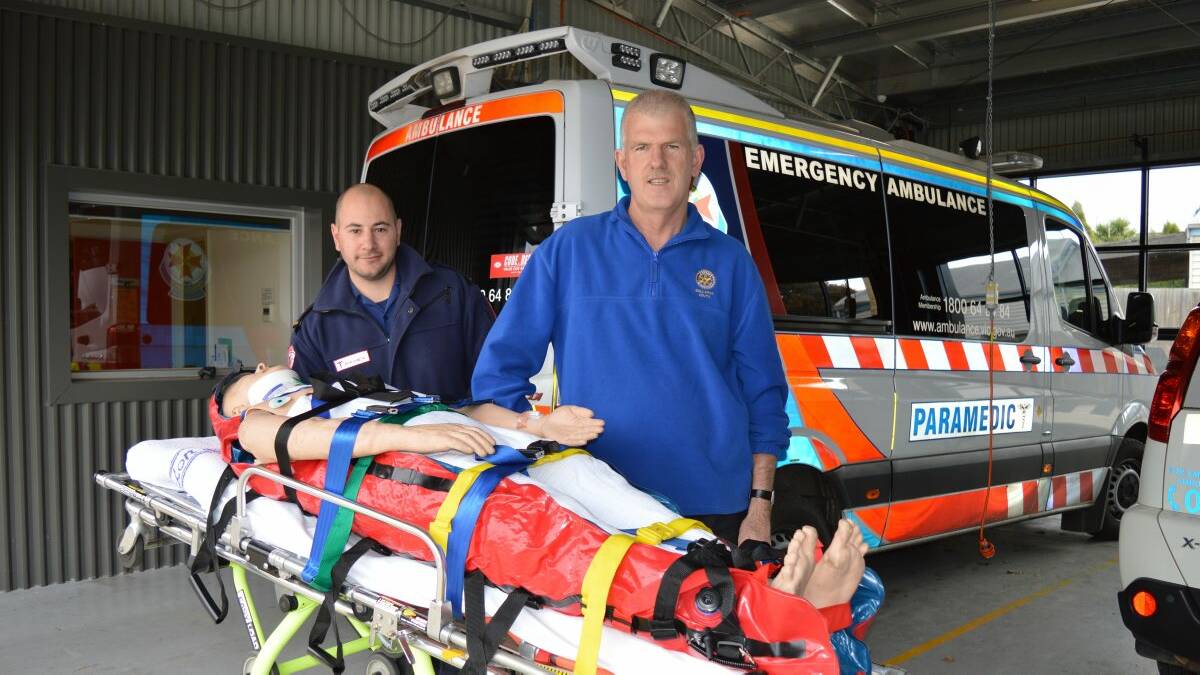 Paramedic Glen Collishaw and Ballarat South Rotary Club member Andrew Pipkorn.