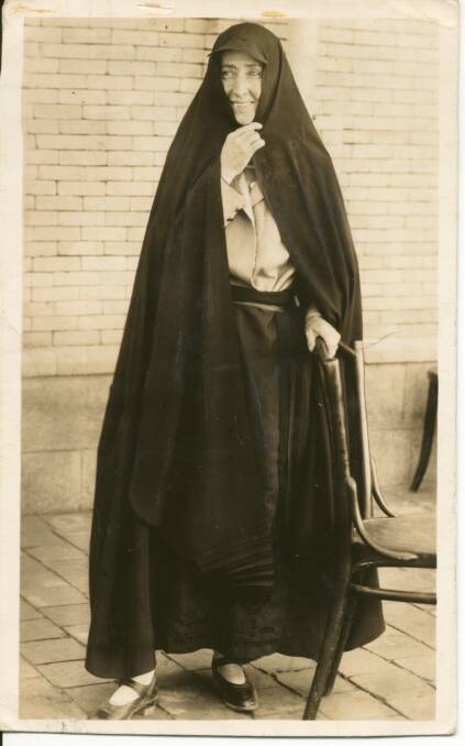 The indomitable Effie Baker. Effie Baker in a chador which she had to use some of the time when she was travelling in Iran and Iraq to photograph Bahá’í historic places. SOURCE:  Australian Bahá’í National Archives