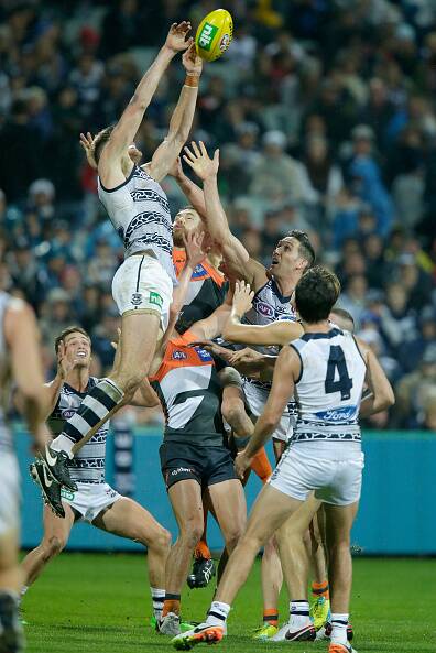 AFL Round 11, 2016: Geelong vs Giants | PHOTOS | The ...