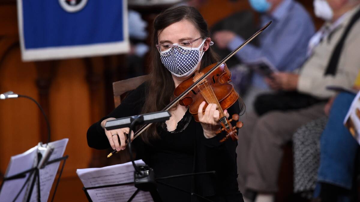 Elizabeth Welsh on the baroque violin 