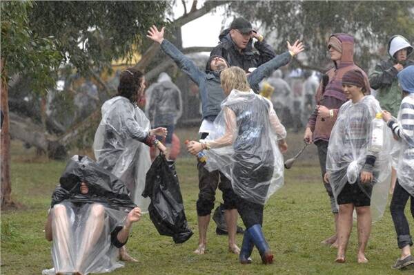 DIE-HARDS: Rain and cold did not deter thousands of people from enjoying the Meredith Music Festival.