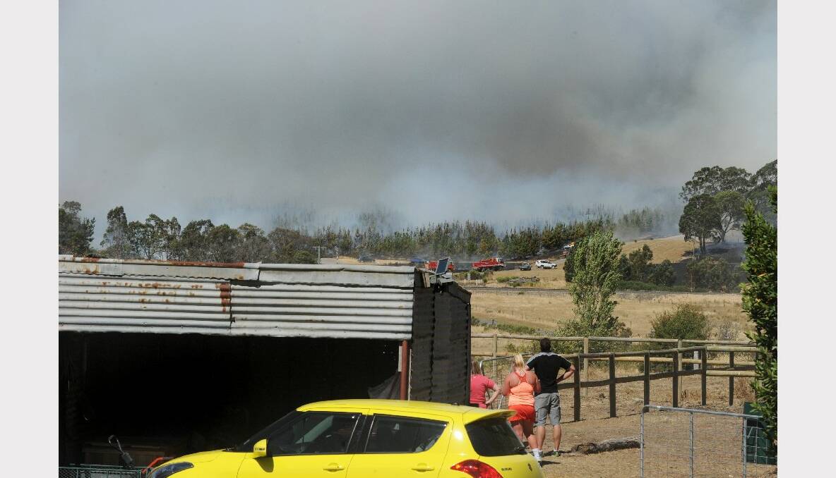 Emergency crews battled a 40 hectare fire at Bald Hills, near Creswick. Monday, January 21. PHOTOS: JUSTIN WHITELOCK.
