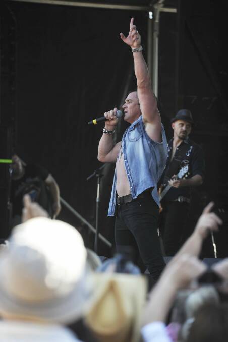 Shannon Noll at the Red Hot Summer Tour. PIC: Lachlan Bence
