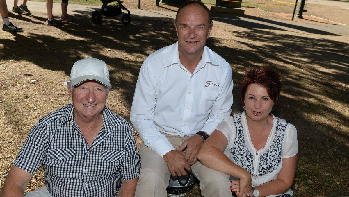 Peter Gilbert, Mal Laurie and Jo Laurie at The Courier Begonia Parade. PICTURE: KATE HEALY