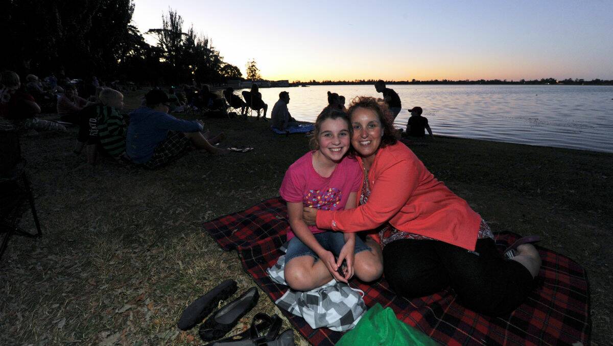 Hayley and Rebecca Bentley at Lake Wendouree. PICTURE: JEREMY BANNISTER