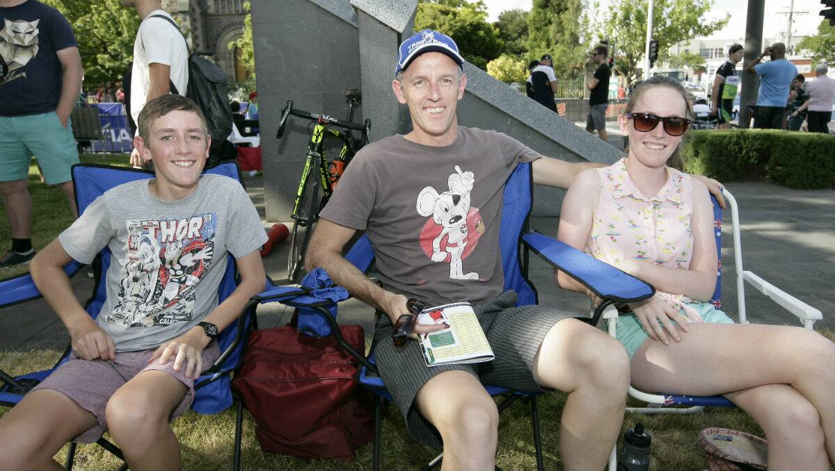 Angus, Mark and Grace Mennen at the Road National Championships Criterium. PICTURE: CRAIG HOLLOWAY