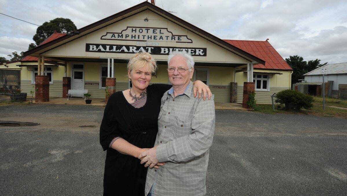 Amphitheatre Hotel owners Catherine Spicer and John Sullivan. PICTURE: LACHLAN BENCE 