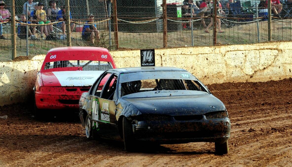 Victorian V8 dirt modified heats at Redline Raceway. Stuart Densem and Cathal McLaughey. PICTURE: JEREMY BANNISTER