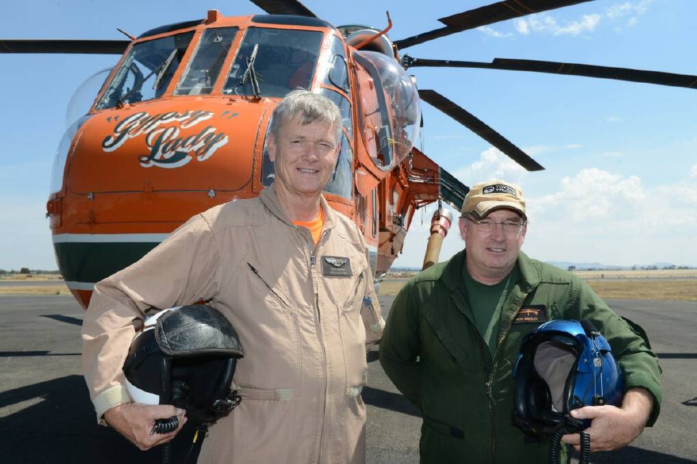 Kenny Chapman and fellow US pilot Pete Bradley with Ericsson Air Crane “Gypsy Lady” at the Ballarat Airport.