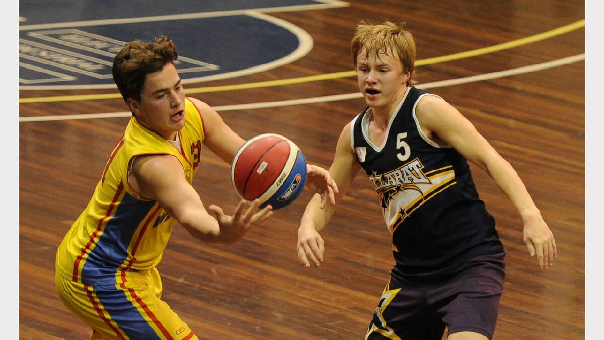 Junior Basketball Tournament u18 Boys - Ballarat V Werribee Mark Luxford - werribee, Jackson Ford - ballarat 