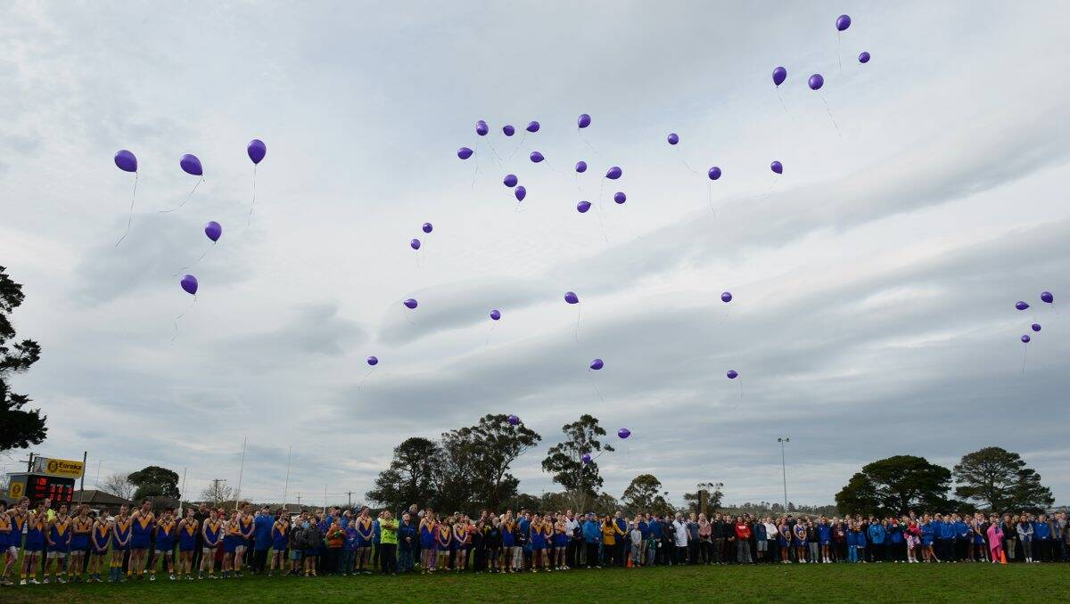 Sebastopol Football Netball Club releasing 45 balloons to mark the passing of Maree Hutt.